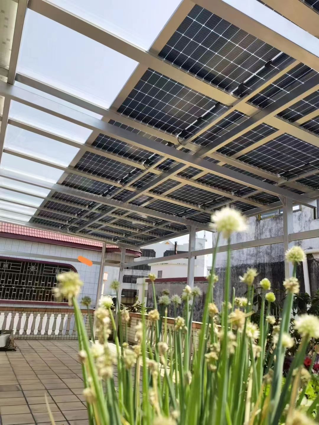 建湖别墅家用屋顶太阳能发电系统安装